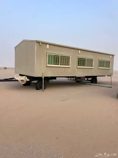 مجلس طول9في 4وفيها 8شرايح 4بطاريات ومكيف يشتغل على الطاقه 4