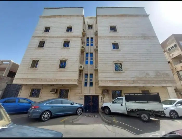 عماره سكنيه فرصه حي الثغر 20 وحده 0