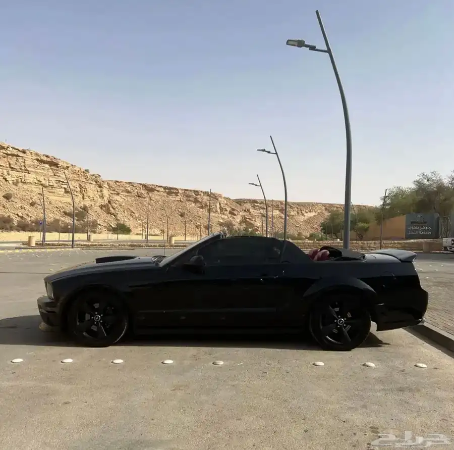سيارة موستنج 2007 أسود مميز وملفت 15