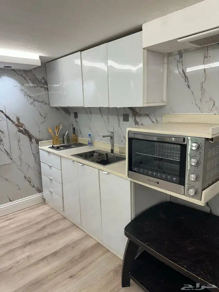 استوديو واسع بجلسة خارجية ايار يومي فقط 18