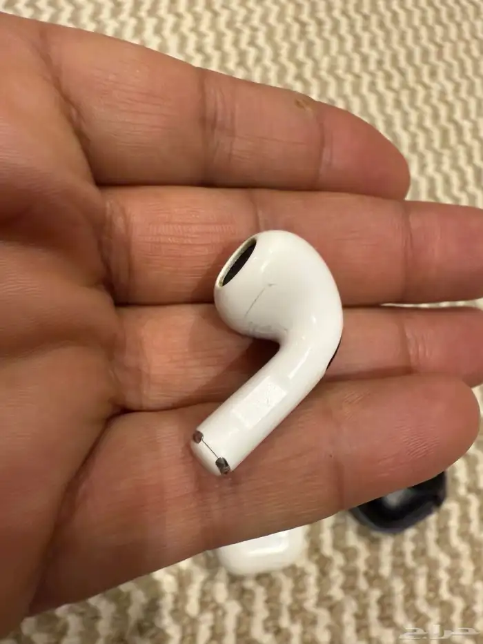 سماعة ابل ايربودز ( الجيل الثالث) يسار وعلبة الشخن 2