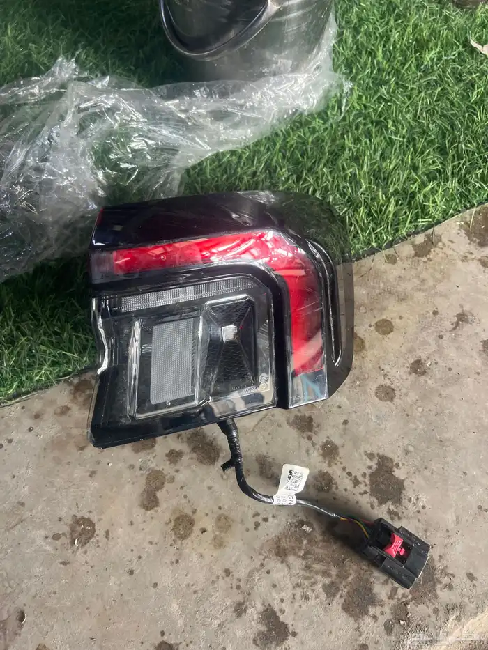 اسطب تورس اصلي وكاله مستخدم نضيف. موديل 24 0