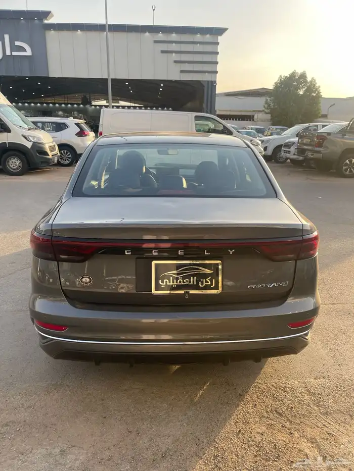 جيلي امجراند موديل 2023 فل كامل 3