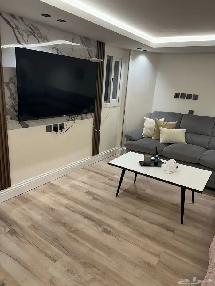 استوديو واسع بجلسة خارجية ايار يومي فقط 3