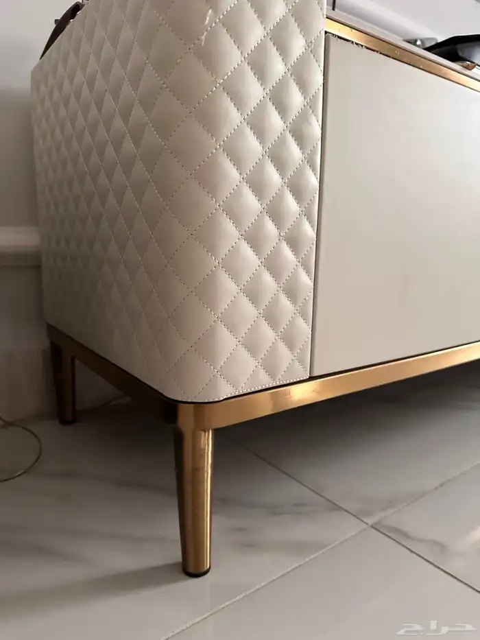 طاولة تلفزيون مع تخزين 1
