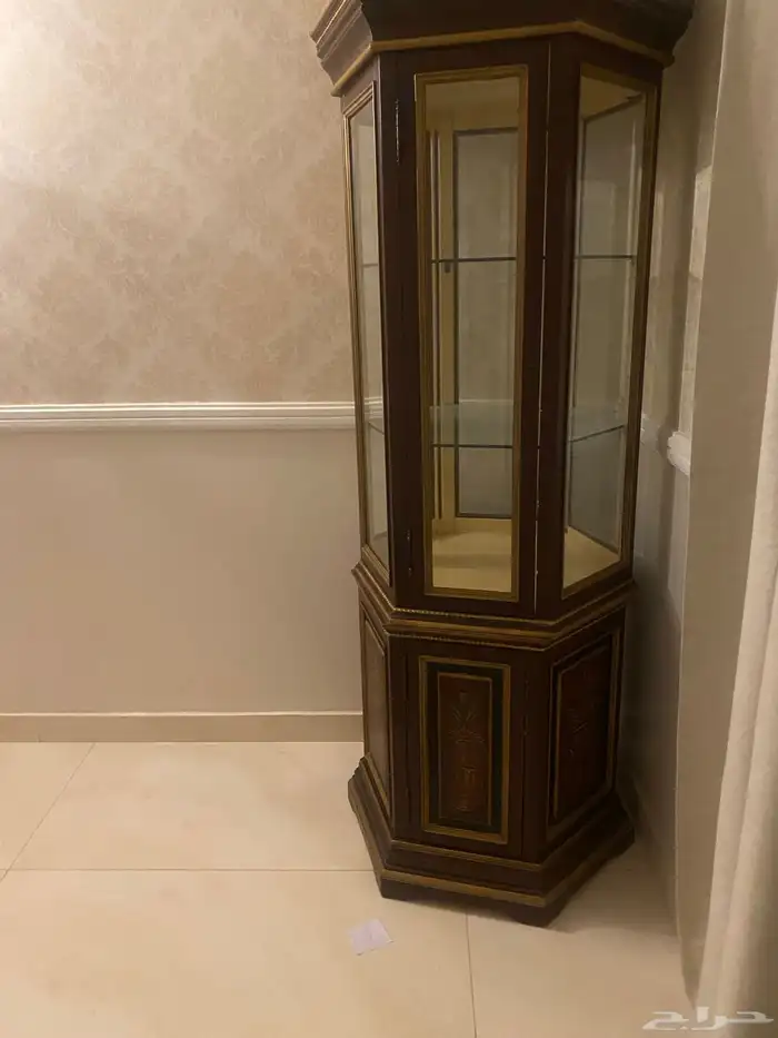 اثاث خشبي للبيع. الخرج 0