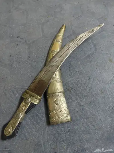 جنبيه نضييفه و قديمه جدا و من الحديد القوي 3