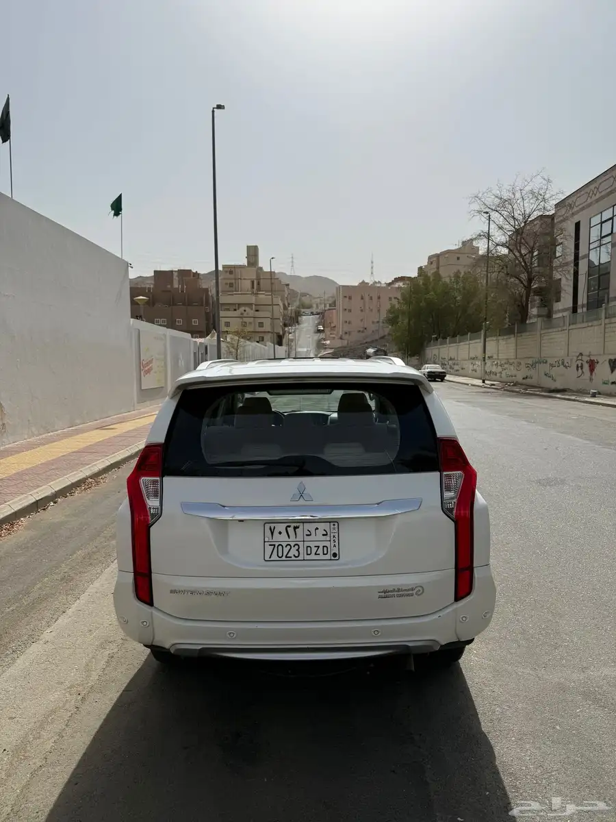للبيع مونتيرو  بودي وكالة أول مالك السيارة  اخو الجديد 5