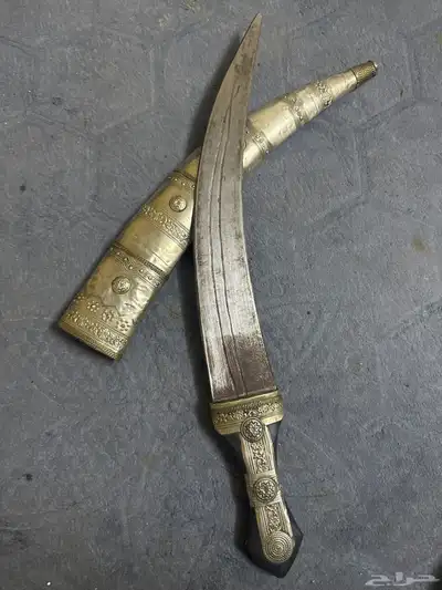 جنبيه نضييفه و قديمه جدا و من الحديد القوي 1