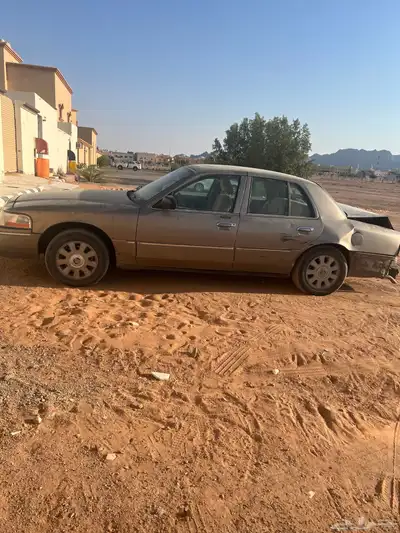فورد قراند مركيز 2003 ذهبي 6