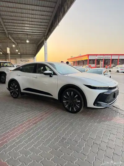 تويوتا كراون ماجيستا هايبرد 2023 1