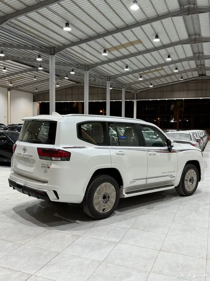 لاندكروزر GXR.S.2025 الساير اصفار ( اقل سعر كاش او بنوك) 3