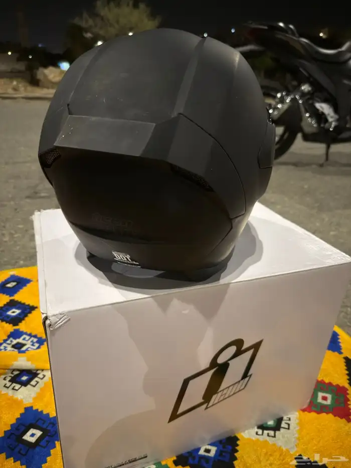 للبيع خوذة ايكون L   Icon helment size L 1