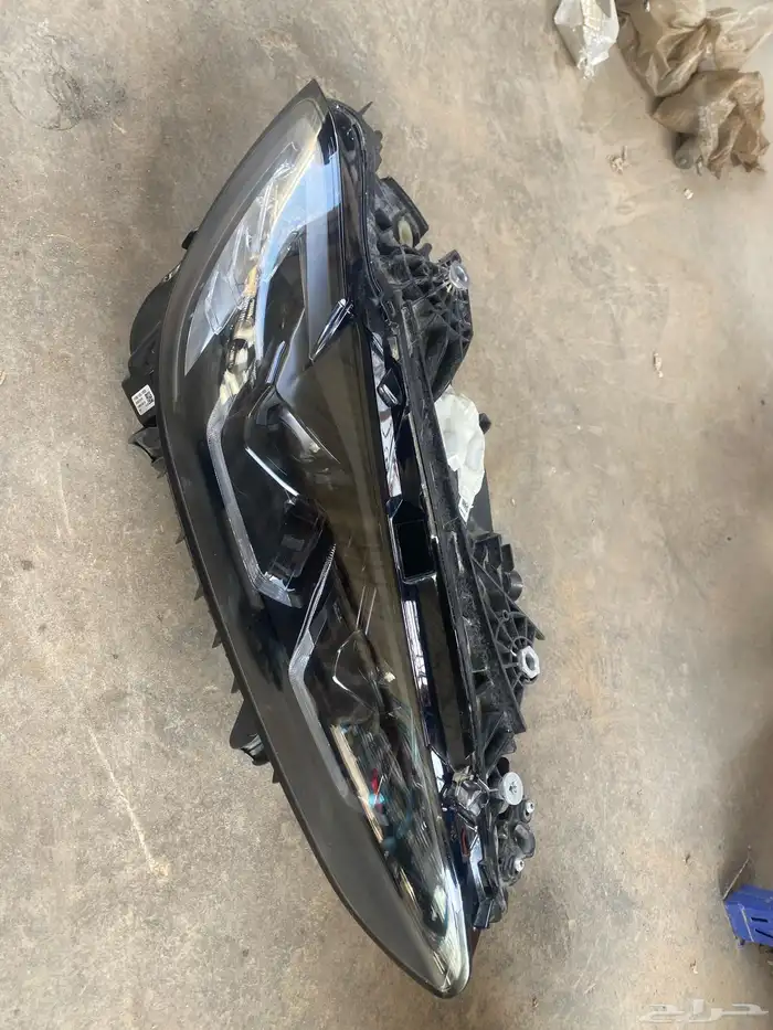 شمعه يمين BMW الفئة الرابعة M4 1