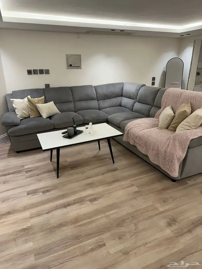 استوديو واسع بجلسة خارجية ايار يومي فقط 4