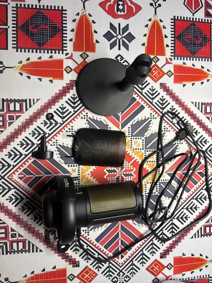 للبيع مايكروفون USB سلكي 0