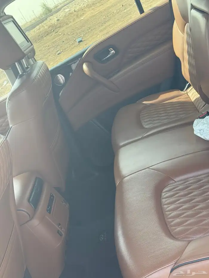 جيب انفينيتي QX80 بلاك ايديشن فل كامل دبل 8