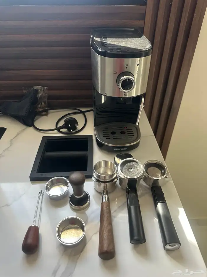 مكينه قهوة اسبريسو مستعمله باغراضها 3