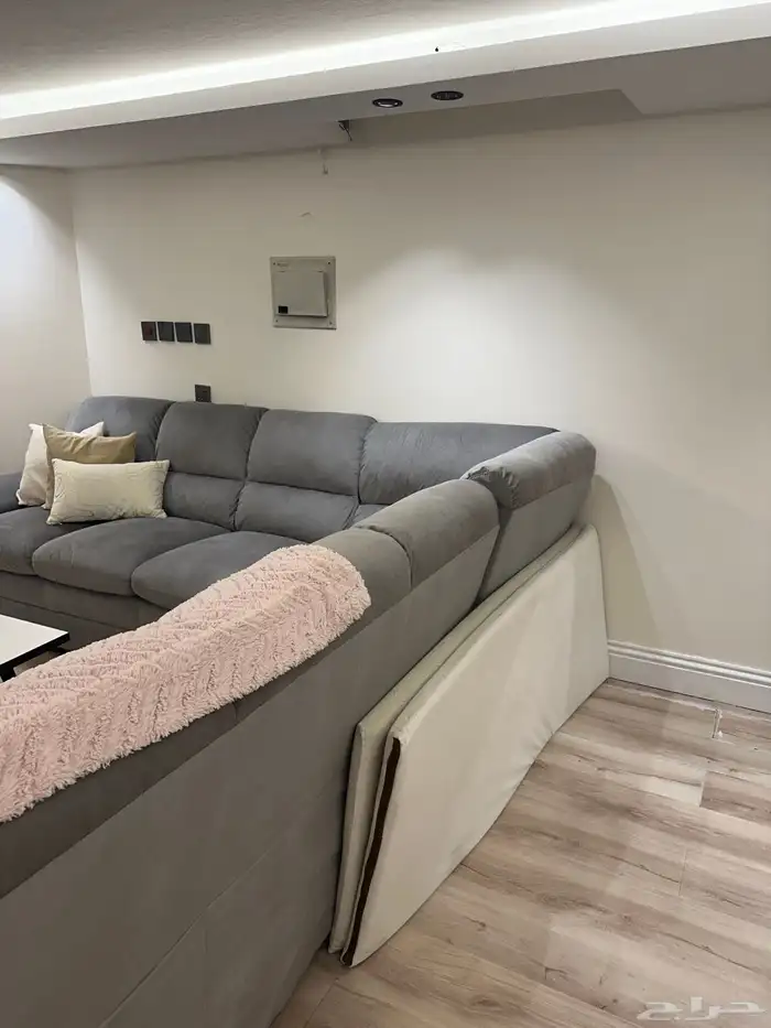 استوديو واسع بجلسة خارجية ايار يومي فقط 7