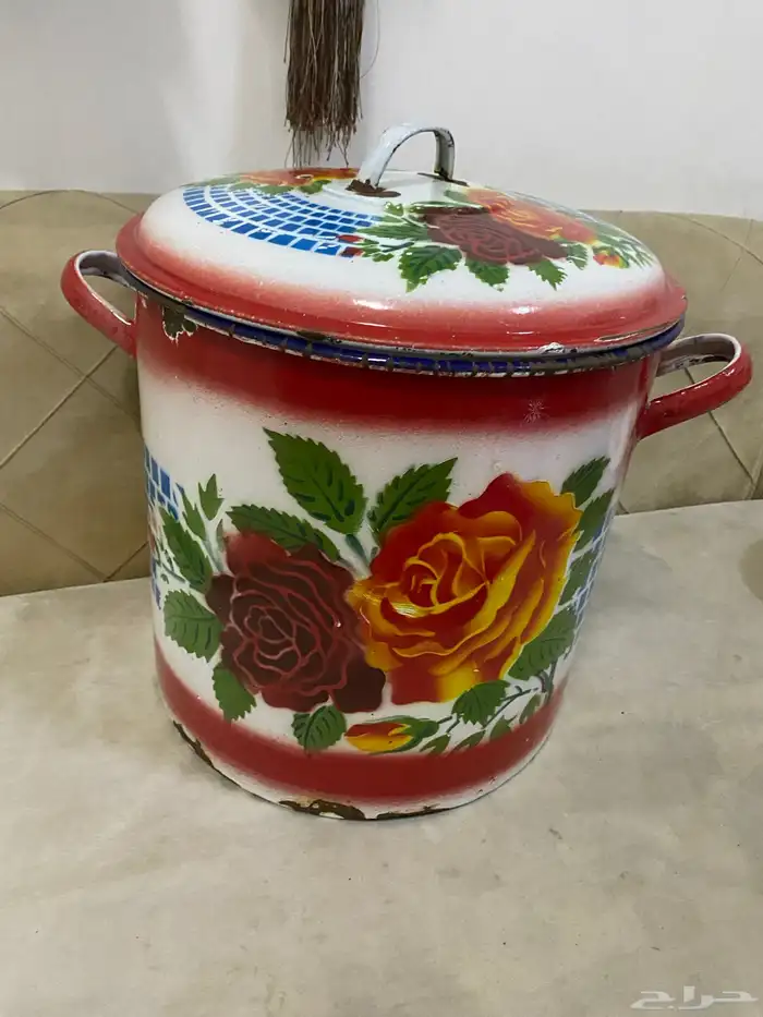 سطل غضار كبير مميز ونادر 0