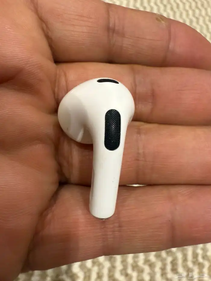 سماعة ابل ايربودز ( الجيل الثالث) يسار وعلبة الشخن 3