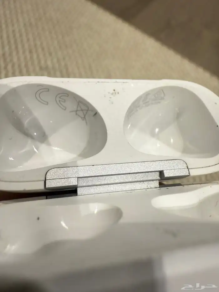 سماعة ابل ايربودز ( الجيل الثالث) يسار وعلبة الشخن 7