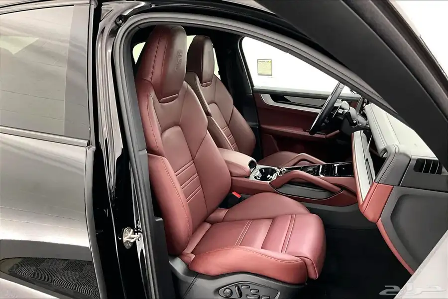 Porsche Cayenne Coupe 2024 فل نايت باكج index