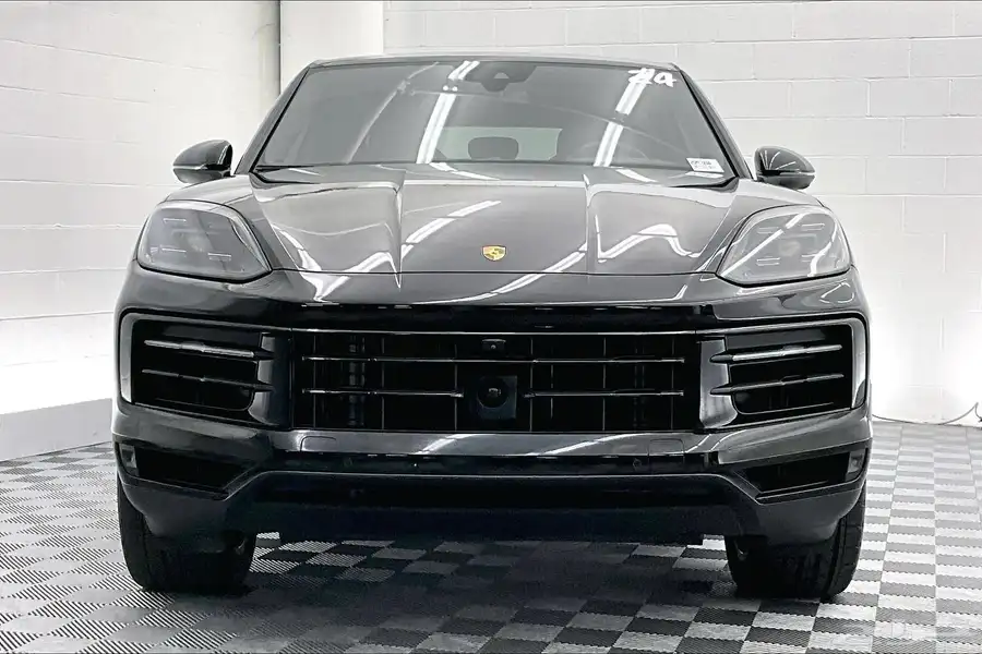 Porsche Cayenne Coupe 2024 فل نايت باكج index