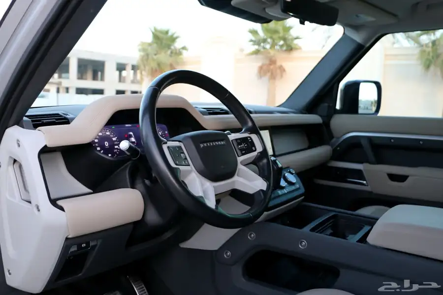 لاند روفر دفندر 2020 Defender First Edition V6 10