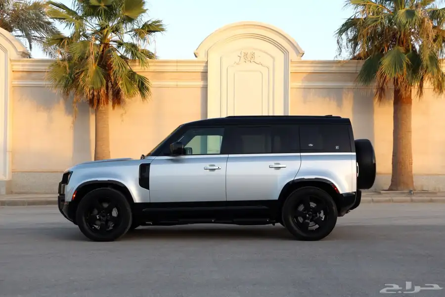 لاند روفر دفندر 2020 Defender First Edition V6 6