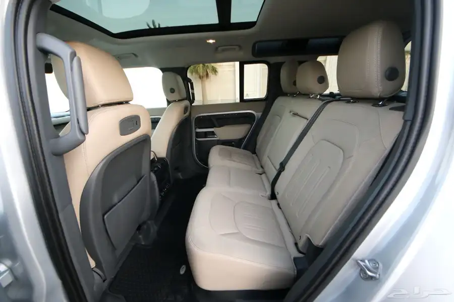 لاند روفر دفندر 2020 Defender First Edition V6 11