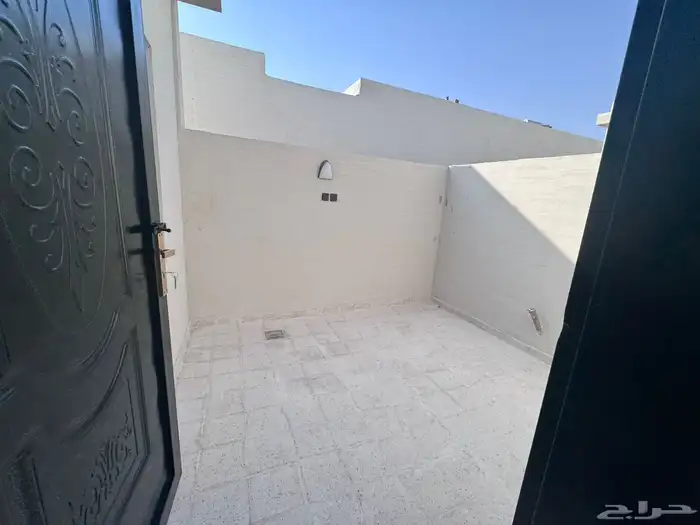 فيلا للبيع حي لبن 12