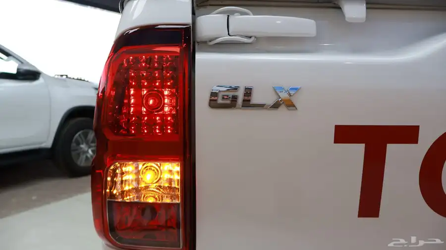 هايلكس بنزين طيس GLX غمارتين 2025 9
