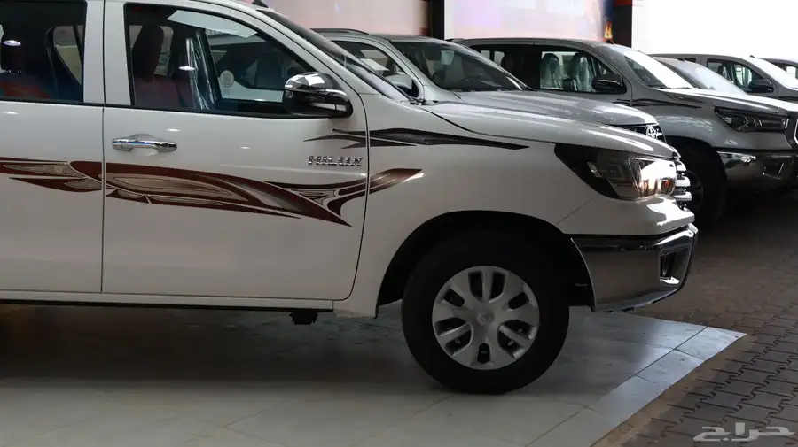 هايلكس بنزين طيس GLX غمارتين 2025 6