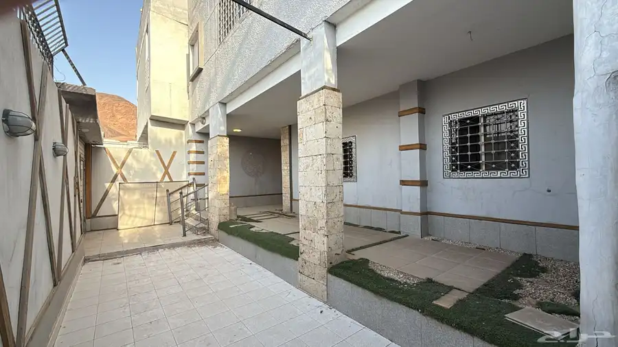 فرصه عماره للبيع على طريق الامام مسلم في المدينه المنوره 14