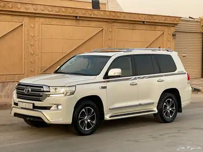جيب لاندكروزر GXR-V8 -2016 استخدام شخصي نظيف 1