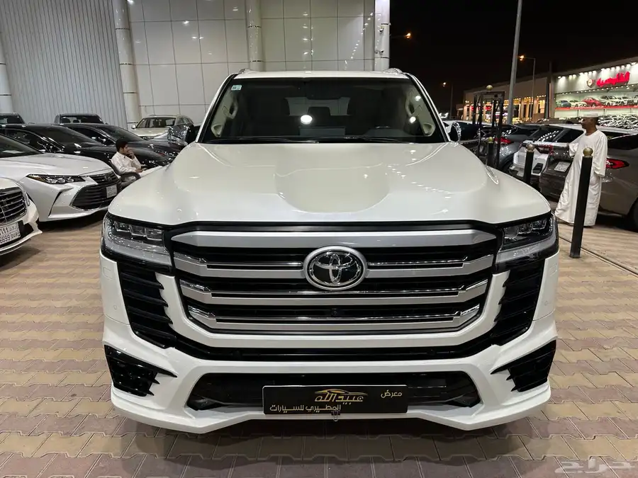تويوتا لاند كروزر VXR موديل 2023 وارد وليد نظيف 0