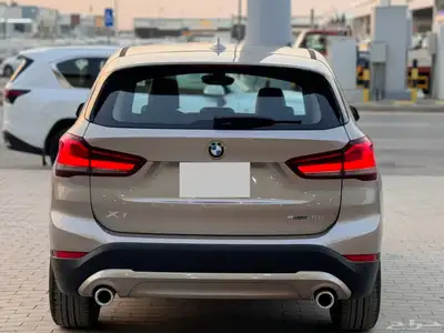 بي ام دبليو 2022 X1 ذهبي 9