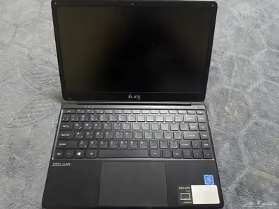 لابتوب نضيف جدا حتا لصقت الكميرا حقت وكالته 0