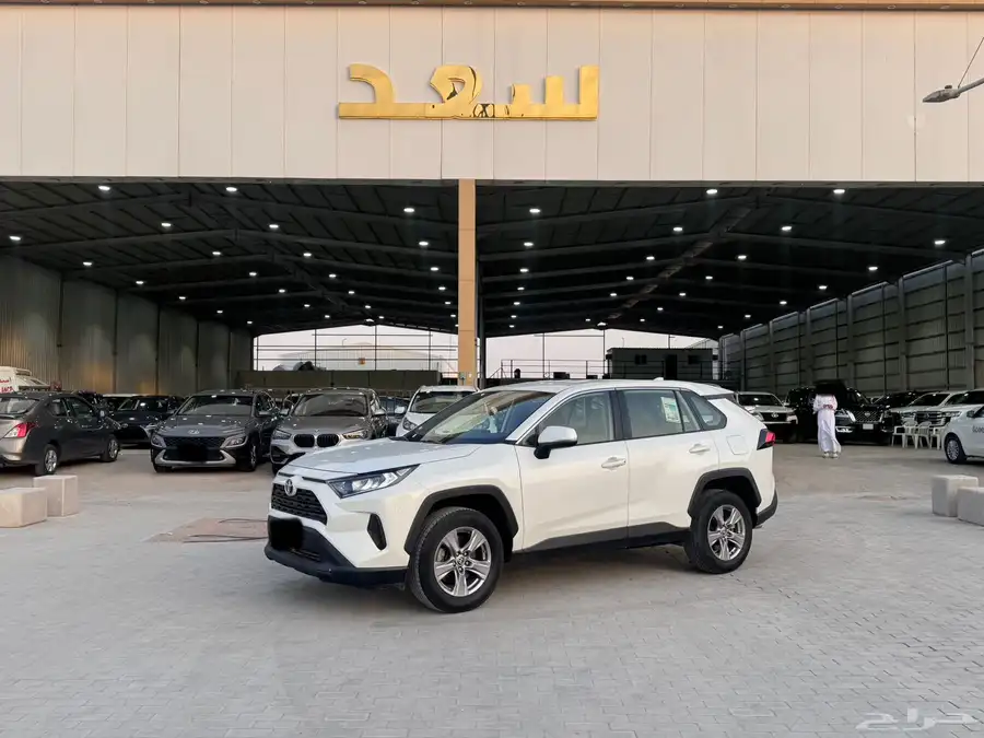 تويوتا راف فور 2022 ابيض 0