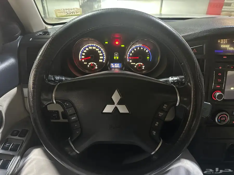 متسوبيشي باجيرو 2010 GLS للبيع 20