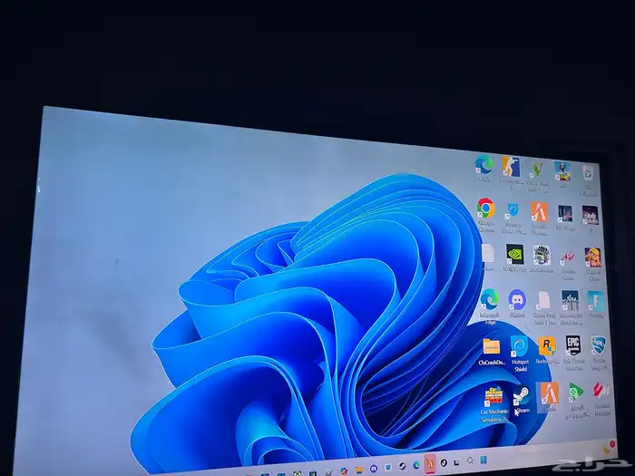 شاشة نظيفة للبيع لا تشكو من أي حاجه 0