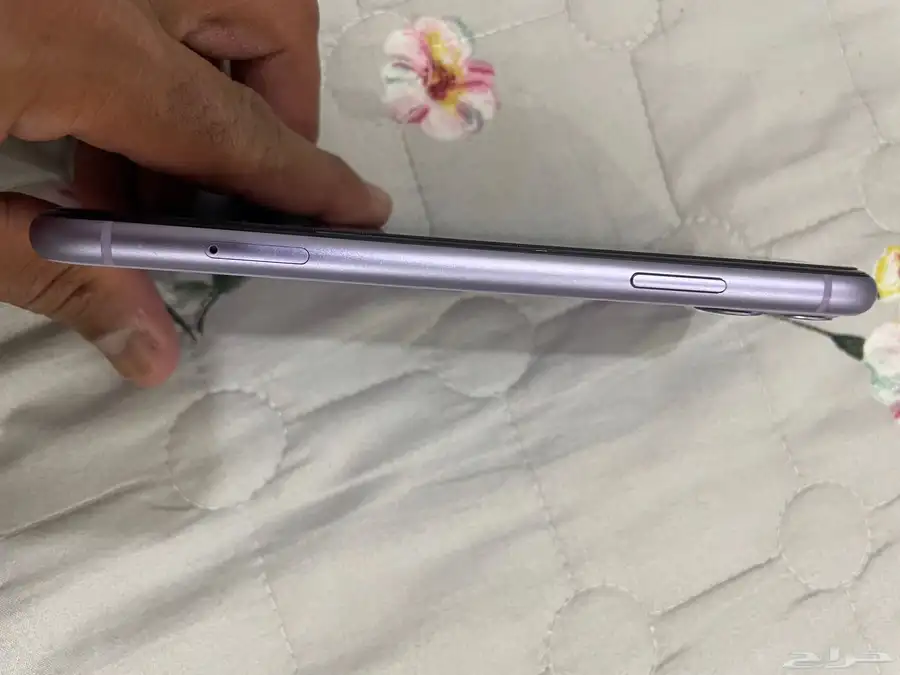 للبيع ايفون 12 ابيض 64 قيقا وايفون 11 بنفسجي 128 قيقا 10