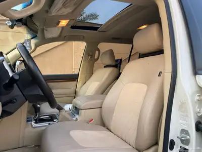 جيب لاندكروزر GXR-V8 -2016 استخدام شخصي نظيف 13