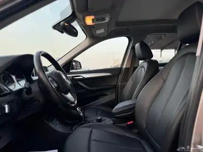بي ام دبليو 2022 X1 ذهبي 13