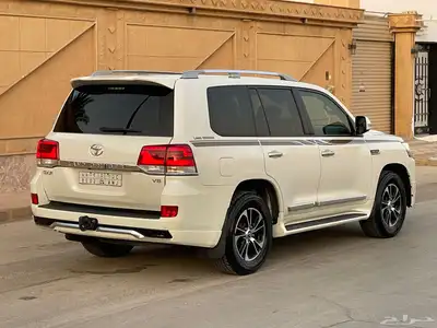 جيب لاندكروزر GXR-V8 -2016 استخدام شخصي نظيف 10