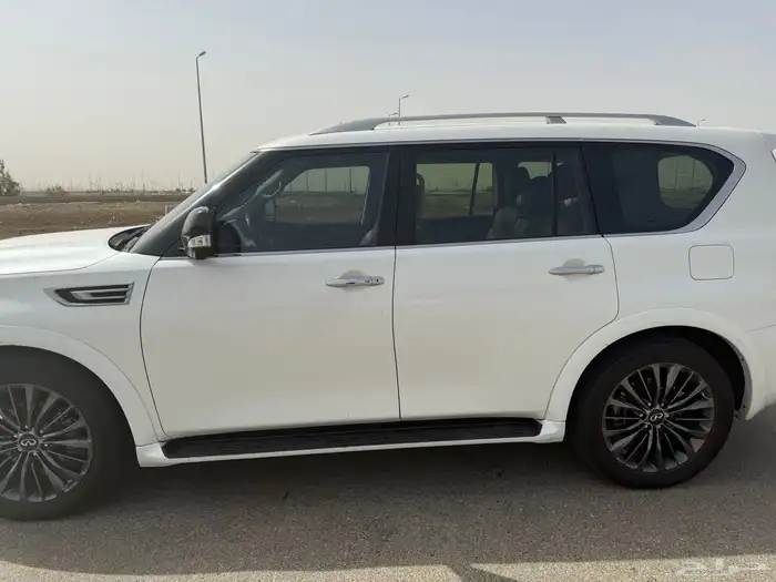 جيب انفينيتي QX80 بلاك ايديشن فل كامل دبل 1