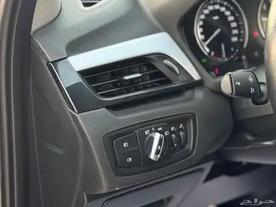 بي ام دبليو 2022 X1 ذهبي 15