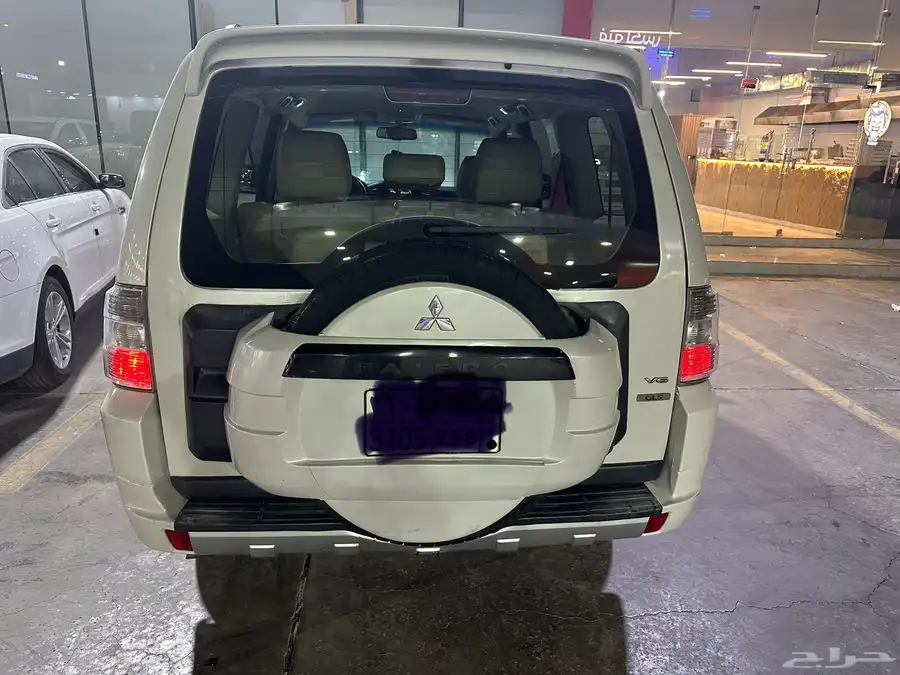 متسوبيشي باجيرو 2010 GLS للبيع 13