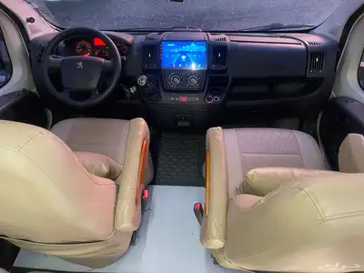 للبيع كرفان بيجو ديزل موديل 2018 ممشى 75 4